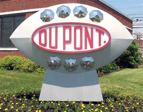 DuPont Washington Works is one of the leading manufacturers of a variety of products, including coating, paint, pigment and packaging supplies. The company manufactures a range of products, such as polymer adhesives, safety glass products, ethylene copolymers, cleaners, disinfectants, fluorochemicals, lubricants, elastomers, films, sheets and .... 