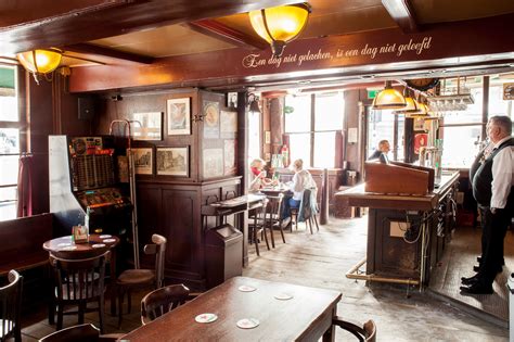 Wat is het oudste caf van Amsterdam