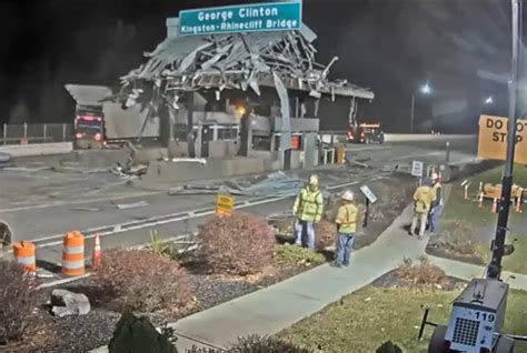 Watch: Demolition of Kingston-Rhinecliff Bridge toll plaza