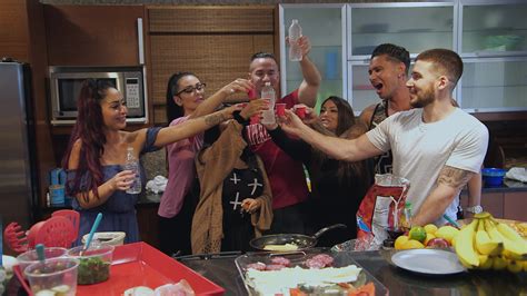 Watch Jersey Shore: Family Vacation - S3:E0 10 Fist Pumping