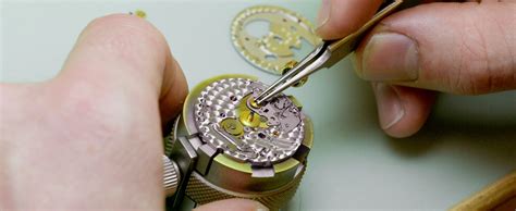 Watch battery replacement cost. Jan 7, 2022 · From the mainspring to the escapement, this overhaul will set you back by $250 to $1000 depending on the watch’s brand, age, and movement. Battery Replacement. If the watch can’t keep time or gain or lose time, then the battery needs to be replaced. A simple replacement would cost $20-$30 depending on the type of watch you own. 