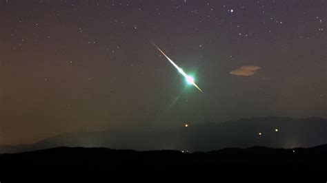 Watch for fireballs from 2 meteor showers in the coming days