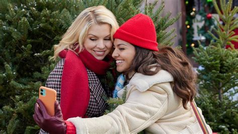Watch friends and family christmas. Hallmark Channel is serving sapphics its unique brand of cheesy Christmas joy this year, with its first ever female-led LGBTQ+ romance film. Starring Humberly Gonzalez and Ali Liebert, Friends & Family Christmas premiered on Sunday (17 December) and puts lesbian love at the heart of the festive season, utilising the beloved … 
