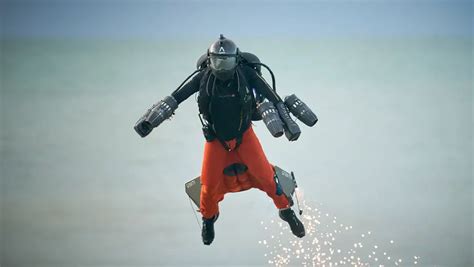 Watch real-life Iron Man smash his jet-powered suit …