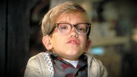 Watch simon birch. The smallest kid in town, knows that he was born to do something big! 