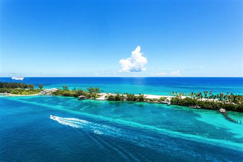 Water in bahamas. Jul 21, 2017 ... One of the chief attractions of this part of the world are the numerous beaches and access to the clear waters that teem with sea creatures. Be ... 