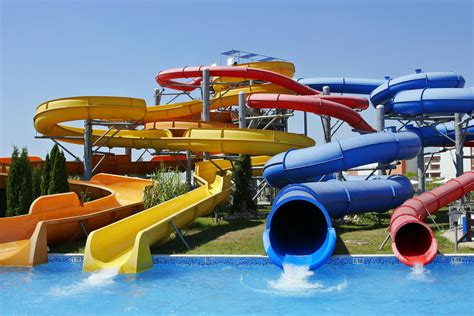 Water parks in atlanta. Atlanta is home to two water parks: Six Flags White Water and LanierWorld. Set aside an entire day to enjoy the fun in store for your family at each park. Whether you’re seeking thrills and rides or want to … 
