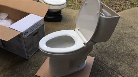 The Toto Drake® toilet with 10" rough-in, Cefiontect