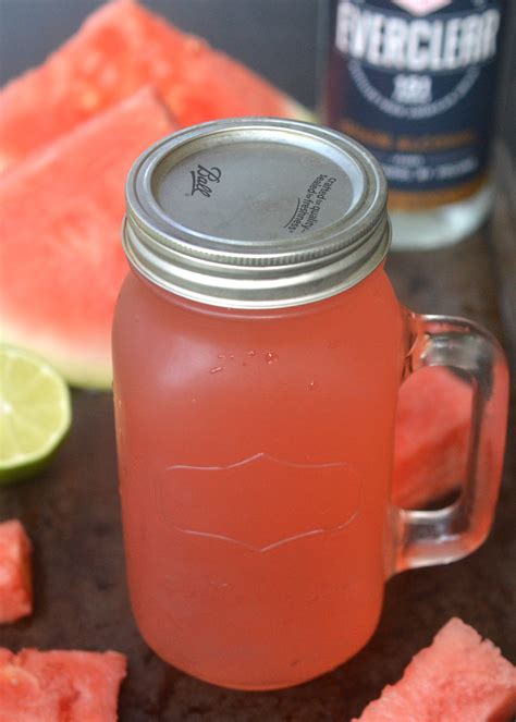Jul 12, 2023 · In this mouthwatering video, we'll guide you through the process of creating a refreshing watermelon moonshine recipe that will become your go-to summer deli...