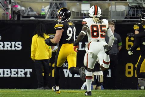 Watt’s fumble return TD gives Steelers win over Browns, who lose Chubb to knee injury