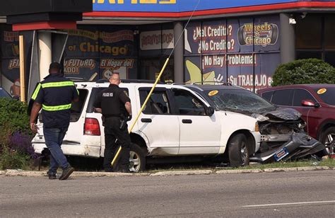 Waukegan woman dead after rollover crash, ejected from car