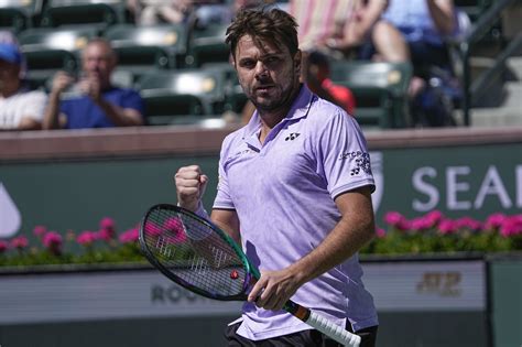 Wawrinka wins in return to Indian Wells after 4 years away