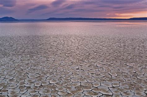 Weather in alvord desert 10 days. That’s pretty cool! This dried up desert basin is now covered with cracked earth, and the occasional rain the region gets is moved across the playa by the wind. This creates small … 