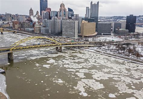 In Pittsburgh, Pennsylvania, the average relative humidity in April is 75%. Rainfall In Pittsburgh, in April, during 15.9 rainfall days, 2.76" of precipitation is typically accumulated. Throughout the year, in Pittsburgh, Pennsylvania, there are 163.6 rainfall days, and 26.93" of precipitation is accumulated. Snowfall