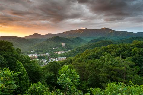 Updated: Jul 20, 2022 / 04:53 PM EDT. KNOXVILLE, Tenn. ( WATE) — A hiker who developed a life-threatening illness was rescued from the LeConte Lodge in the Great Smoky Mountains National Park on .... 