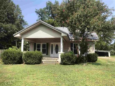 What's the housing market like in 38059? 3 beds, 2 baths, 1170 sq. ft. house located at 37 Roy Crow Rd, Newbern, TN 38059 sold for $85,000 on Sep 6, 2019. MLS# 189318.