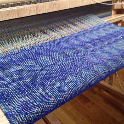 Weaving Iridescence Color Play for the Handweaver