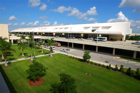 Webcams around Southwest Florida International Airport