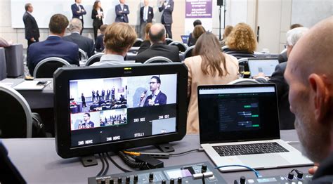 Webcast & Podcast Bizim Toptan Satış Mağazaları Yatırımcı . 