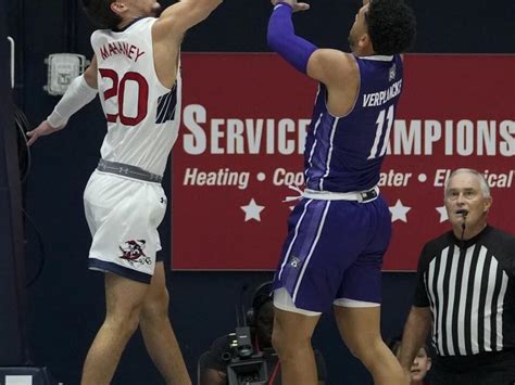 Weber State rallies in 2nd half to upset No. 23 Saint Mary’s