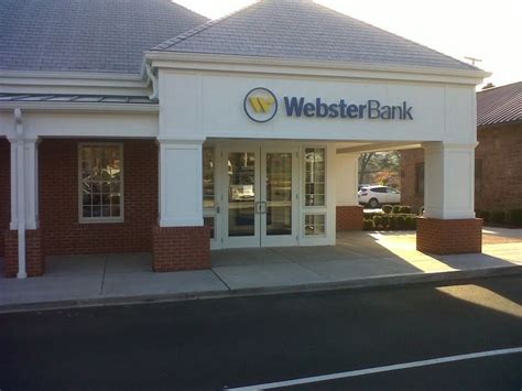 Webster Bank Orange-Derby branch is one of the 198 offices of the bank and has been serving the financial needs of their customers in Derby, New Haven county, Connecticut since 1969. Orange-Derby office is located at 500 New Haven Ave., Derby. You can also contact the bank by calling the branch phone number at 203-736-6965