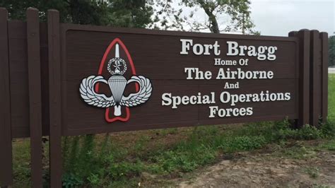 Welcome to Fort Bragg. Welcome to Fort Bragg, one of the U.S. Army's largest installations in the world. The installation covers about 161,000 acres, or 251 square miles, stretching into six counties. More than 55,000 military service members and about 12,000 civilian personnel work at Fort Bragg, with about 25,000 family members living on post.