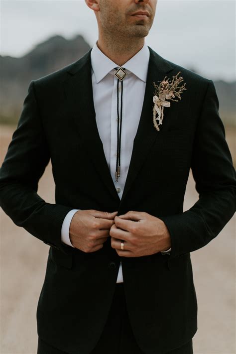 Wedding clothes for men. What do men wear to a black-tie wedding: Wear a black or midnight blue tuxedo. If there's any reason to avoid those colors, pick another dark color. Use dress shoes - think black patent leather or velvet oxfords. You need a collared white dress shirt, preferably a … 