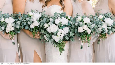 Wedding flowers cost. What is a reasonable amount to spend on wedding flowers? As a general rule, plan to spend 8-10% of your total wedding budget on flowers. So for a $30,000 wedding, aim for $2,400-$3,000 on blooms. Concentrate on must-haves like your bouquet, then get creative, like using greenery to supplement arrangements. 