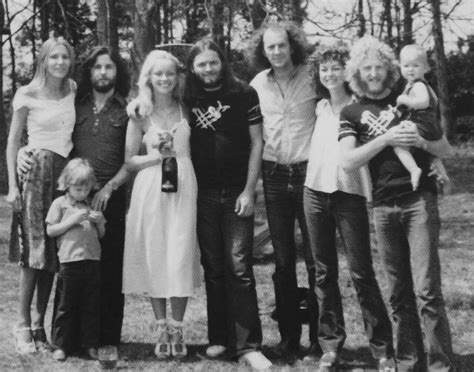Welcome to the true story of Ginger Gilmour, the former wife of the legendary guitar player David Gilmour of Pink Floyd. The journey begins with her meeting David backstage while the band was playing at the University of Michigan. Swept off her feet she took him up on his offer to come with him for neither could leave each others side.. 