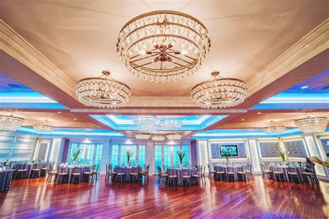 Wedding halls long island. The Beach Club Estate is a picturesque waterfront wedding venue located on Lake Ronkonkoma, NY. This scenic space sits on Long Island's largest lake, providing a naturally beautiful backdrop to your s. Located in Woodbury, NY, Crest Hollow Country Club is a splendid venue that hosts weddings and other milestone events. 
