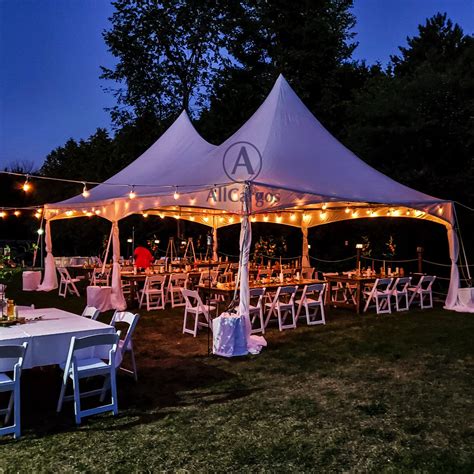 Wedding party tent rentals. We Know Our Tents. At Eric’s Tent Rentals we know our tents! Whether you are planning an outdoor wedding reception, or a backyard barbecue, our tents provide the perfect environment for any special occasion. Our tents come in a number of different sizes and materials, with exquisite french window walls. 