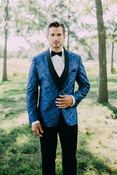 Wedding suit rental. Guests attending an early evening wedding should opt for semiformal attire, according to The Wedding Channel. If the ceremony starts in the early afternoon but celebrations will co... 
