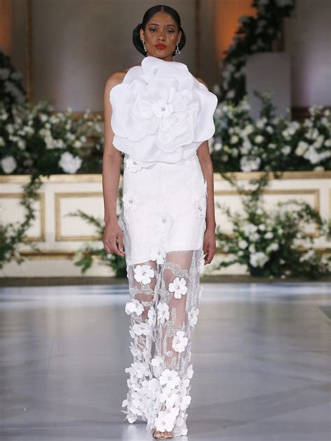 Wedding trends 2024. See the latest styles and designs from top bridal brands for the Spring 2024 season. From lace necklines and gold gowns to sculptural ball gowns and tea-length … 