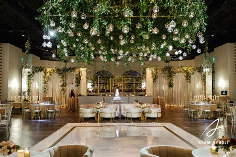 Wedding venues houston. Lastly their Paradise Package is $89 per person and includes everything you may ever need, such as extra time in a special separate room, 4-hour premium open bar, fresh-cut flower centerpieces, a DJ, and 8 hours of photography. Source: The Gallery Houston. 05. 
