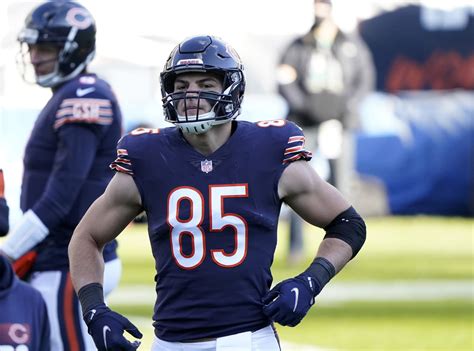 Week 17 updates: Cole Kmet is active for the Chicago Bears and likely to extend his consecutive games streak vs. the Atlanta Falcons