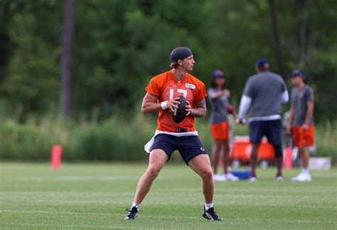 Week 7 updates: Chicago Bears lead Las Vegas Raiders 14-3 at halftime as rookie QB Tyson Bagent directs 2 TD drives