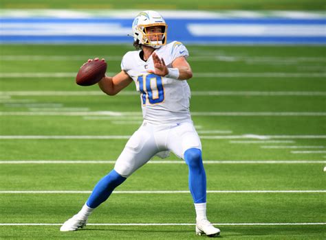 Week 8 recap: Chicago Bears fall to 2-6 as Los Angeles Chargers QB Justin Herbert carves them up in a 30-13 loss