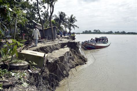 Week-long in Pictures: Commencing from river erosion in Bangladesh to protests in Mexico.