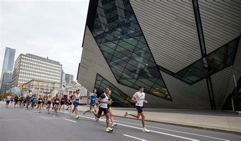Weekend need to know: Waterfront Marathon, Halloween events; GO Transit/road closures
