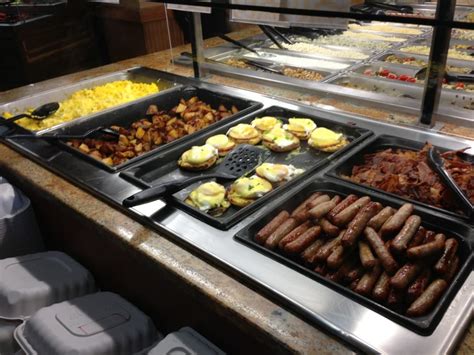Wegmans buffet. A hot food bar with chicken wings and other hot appetizers is returning to the Pittsford store near Rochester, and will be offered at more stores over the next few weeks, according to a statement... 