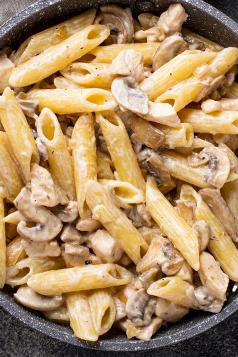 Weight watchers crock pot meals. Instructions. In a small bowl, combine the salt, cumin and garlic powder. Place the chicken in a single layer in the bottom of a 6 quart or larger slow cooker. Sprinkle chicken with about half of the seasoning mixture. Dump … 