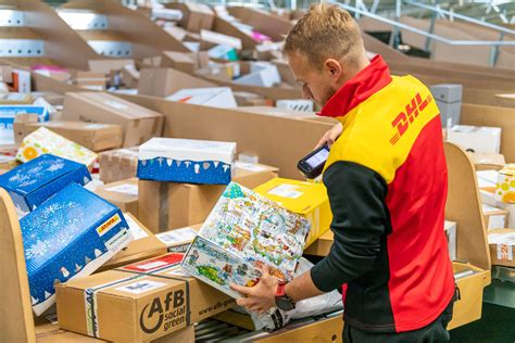 Weihnachtspakete verschicken: Das sind die Fristen von DHL