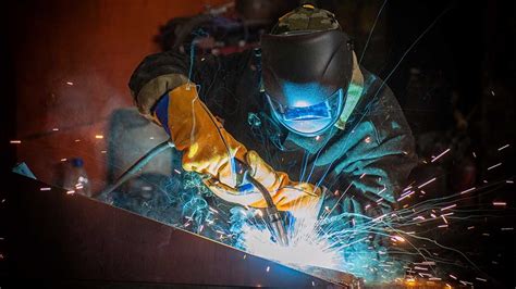 10. Fabricator. National average salary: $65,330 per year. Primary duties: Fabricators and welders designing, cutting and shaping metal. They evaluate engineering drawings and perform efficient welding of various metal objects. Find fabricator jobs. Read more: What Is a Fabricator? (Plus Salary and Job Outlook) 11. Auto body welder. 