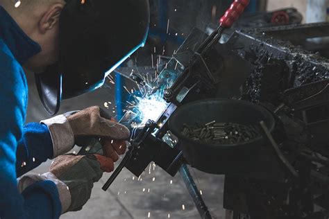 The average hourly pay for a Welder, Cutter, Solderer, or Brazer is $19.75 in 2023. Visit PayScale to research welder, cutter, solderer, or brazer hourly pay by city, experience, skill, employer .... Welder fabricator pay
