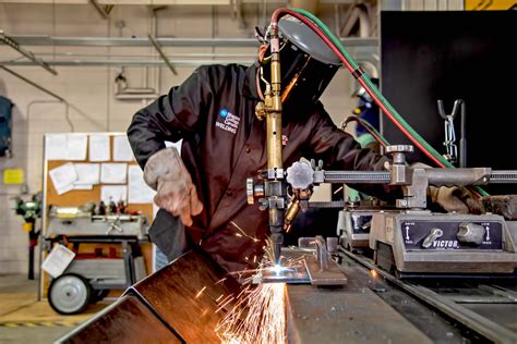 Welding trade schools. The Detroit Training Center has created a 180 hour training program to prepare students with the skills necessary to be eligible to use welding equipment in ... 