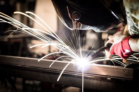 Welding web. Are you interested in learning the art of welding? Whether you’re a beginner looking to gain some basic skills or an experienced welder who wants to enhance your knowledge, enrolli... 