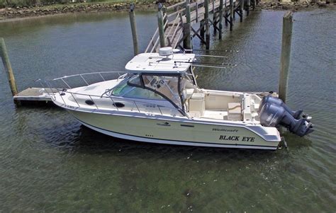 Wellcraft boats. With such a large variety, you'll find Wellcraft boats of very different prices, from the most affordable at $13,250 to boats costing upwards of $819,447. The company prides themselves on building their boats with the highest-quality hull materials , including fiberglass, polyester and grp. 