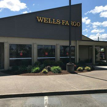 Wells Fargo Bank at 2645 NW TOWN CENTER DR in Beaverton OR …