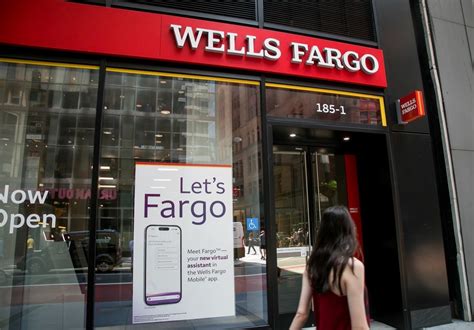 Wells Fargo customers report missing deposits from bank accounts 