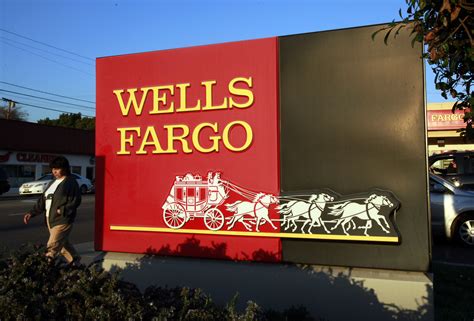 Wells fargo bank sunday. Warren blasted Wells Fargo at a Senate hearing a year after the discovery that the big bank had created millions of fraudulent accounts By clicking 